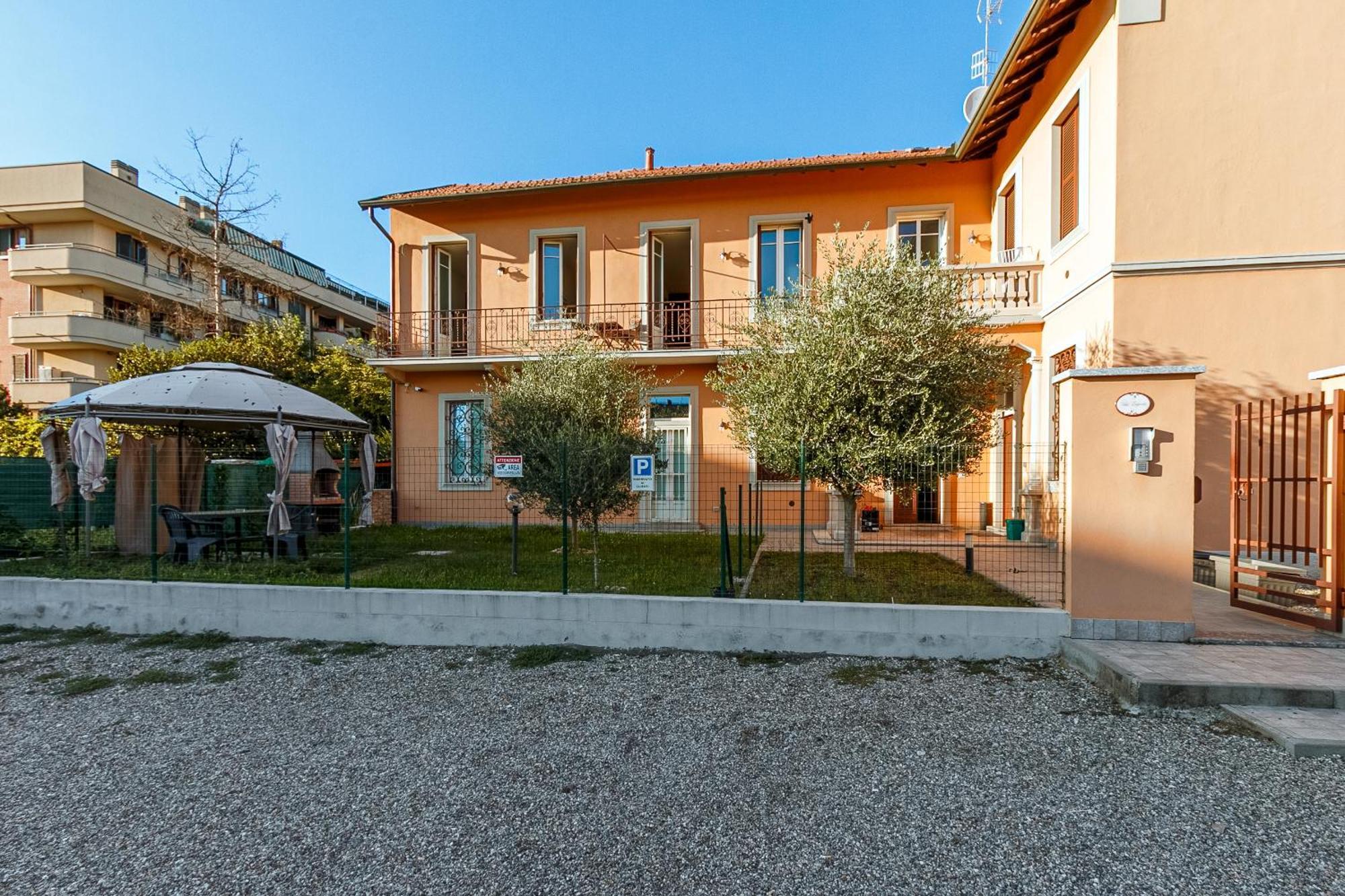Al 33 Di Via Roma - Apartments Кардано-аль-Кампо Екстер'єр фото